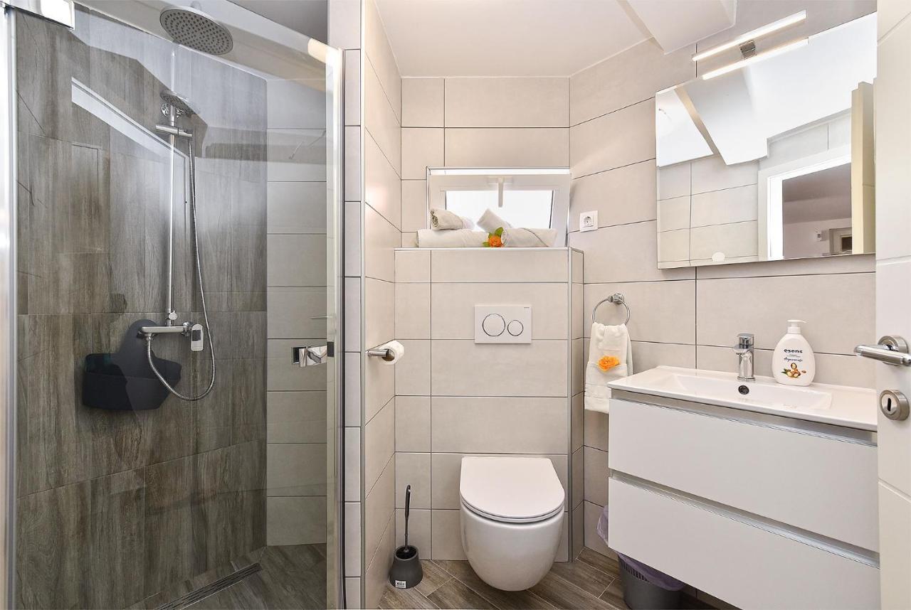 Double Room With Pool 2261 Medulin Exterior foto