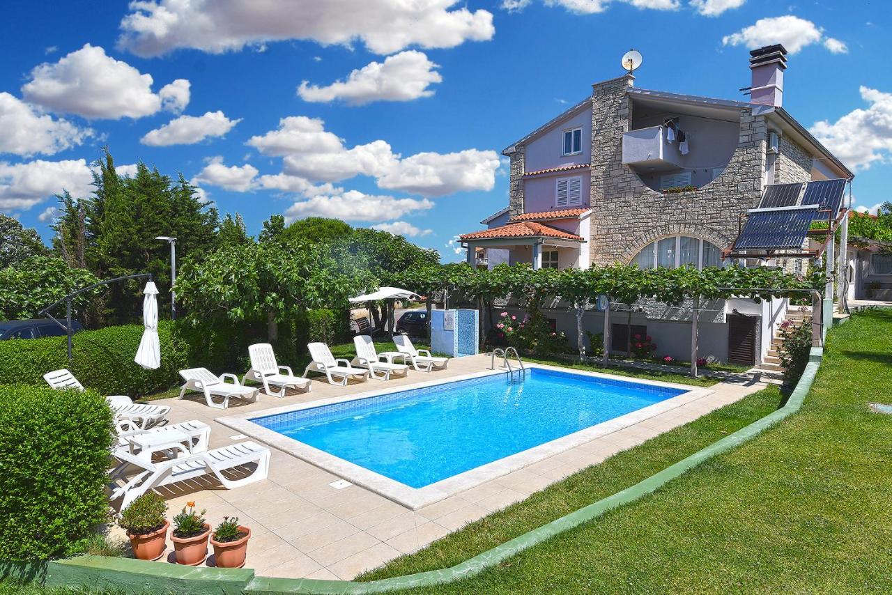 Double Room With Pool 2261 Medulin Exterior foto